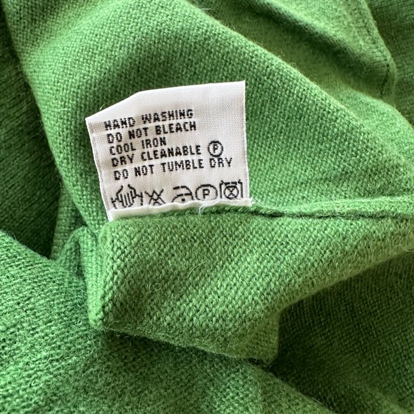 Vintage Disney Cashmere Mickey/Skull Sweater - Picture 6 of 7